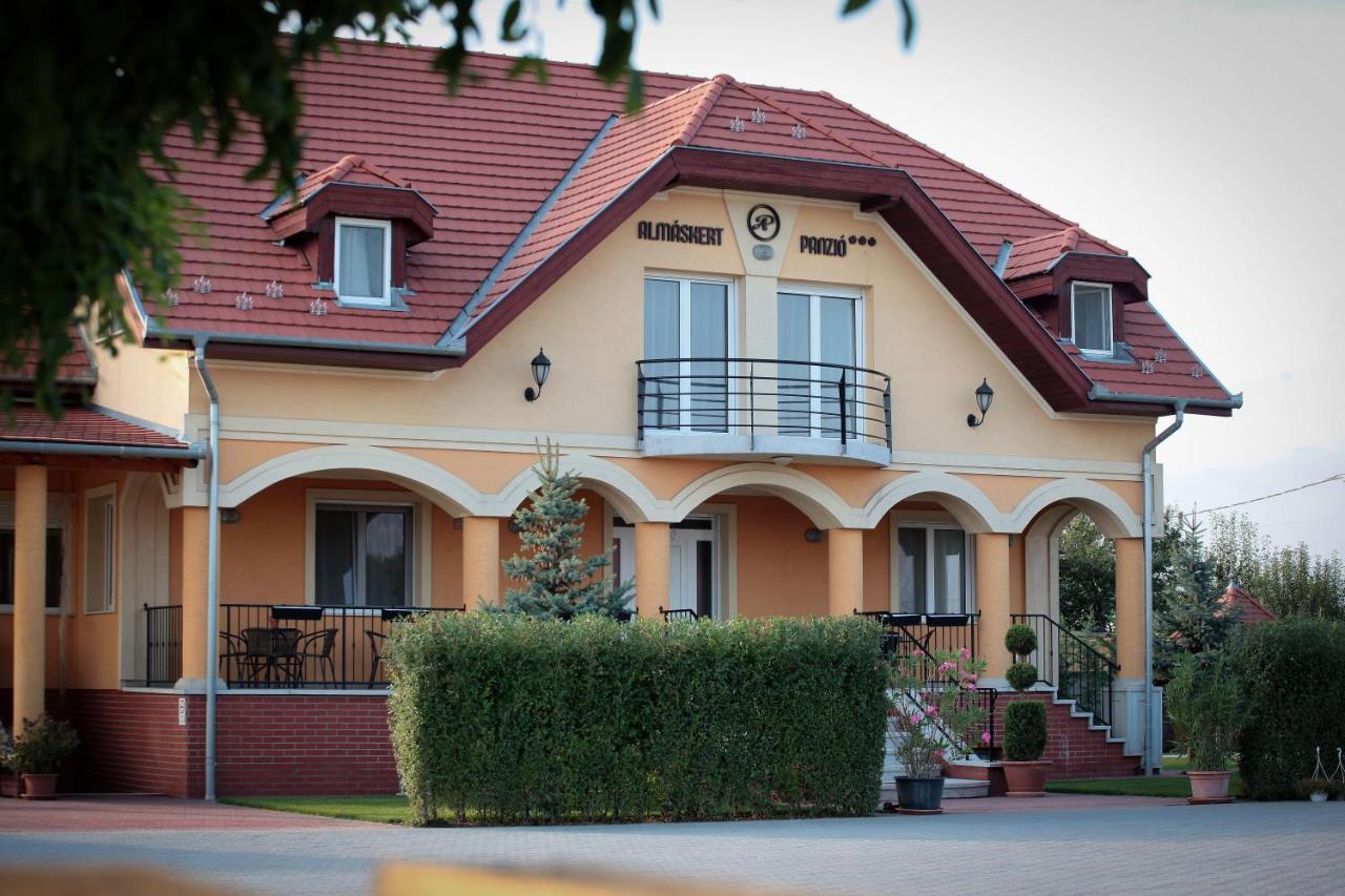 Airport Almaskert Panzio Bed and Breakfast Vecsés Εξωτερικό φωτογραφία