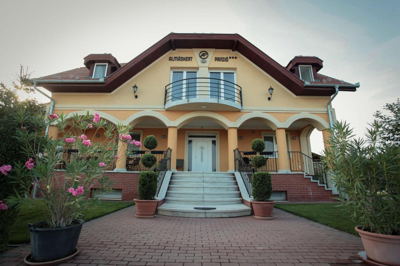 Airport Almaskert Panzio Bed and Breakfast Vecsés Εξωτερικό φωτογραφία