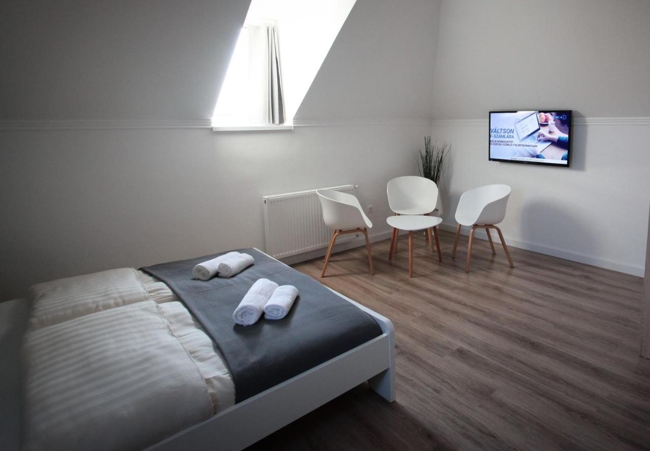 Airport Almaskert Panzio Bed and Breakfast Vecsés Εξωτερικό φωτογραφία