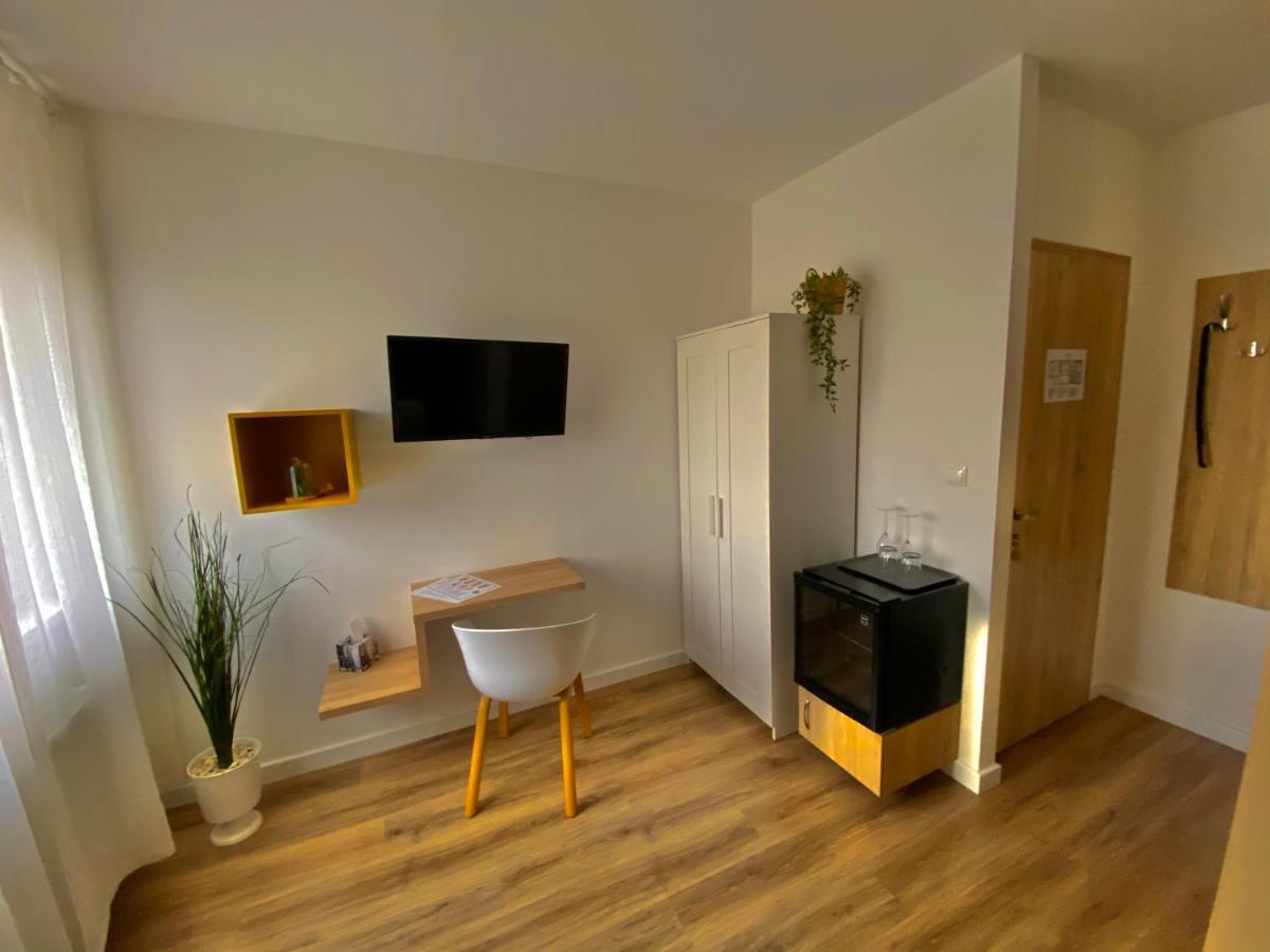 Airport Almaskert Panzio Bed and Breakfast Vecsés Εξωτερικό φωτογραφία