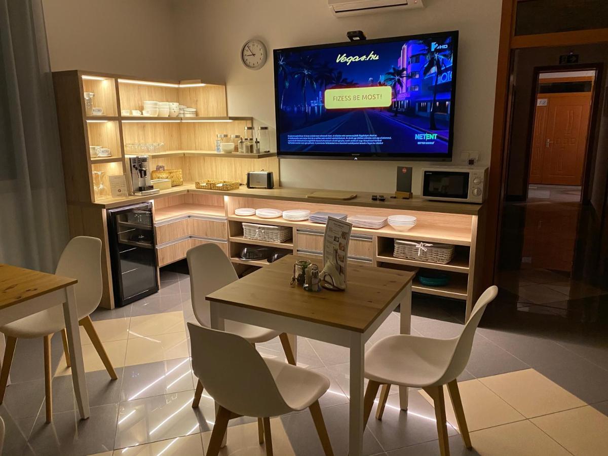 Airport Almaskert Panzio Bed and Breakfast Vecsés Εξωτερικό φωτογραφία