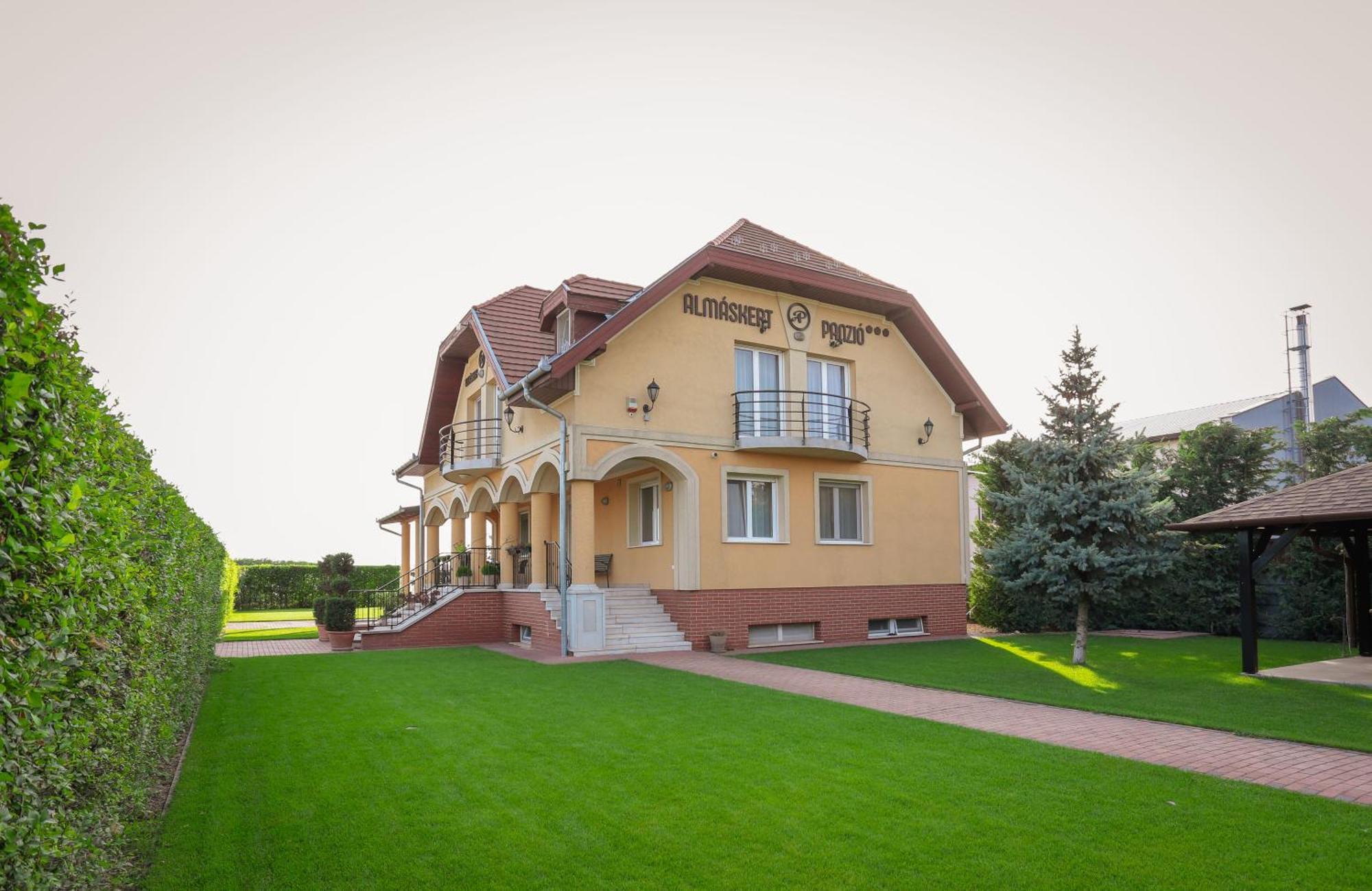 Airport Almaskert Panzio Bed and Breakfast Vecsés Εξωτερικό φωτογραφία